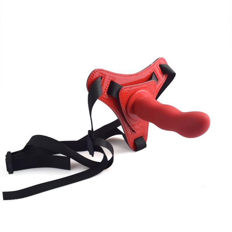 5-Czerwone kuszące dildo ze strap-on na szelkach-5