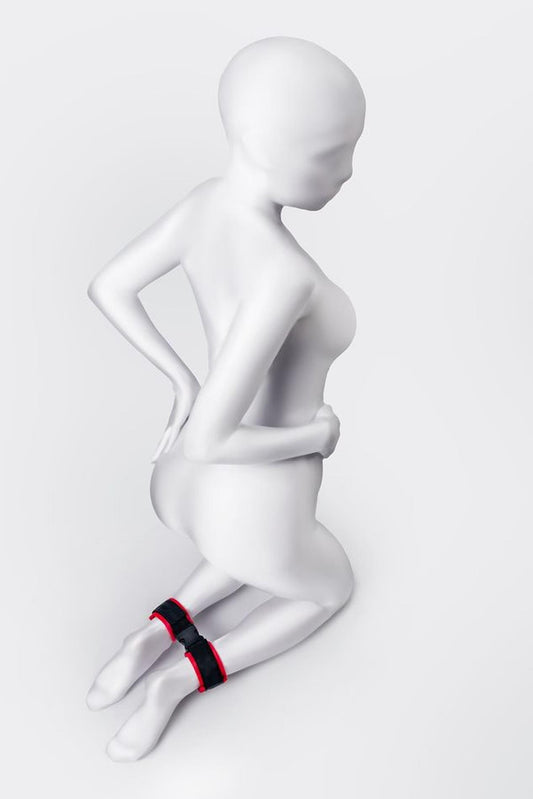 1-Kajdanki na kostki welurowe Anonymo czerwone 29 cm-1