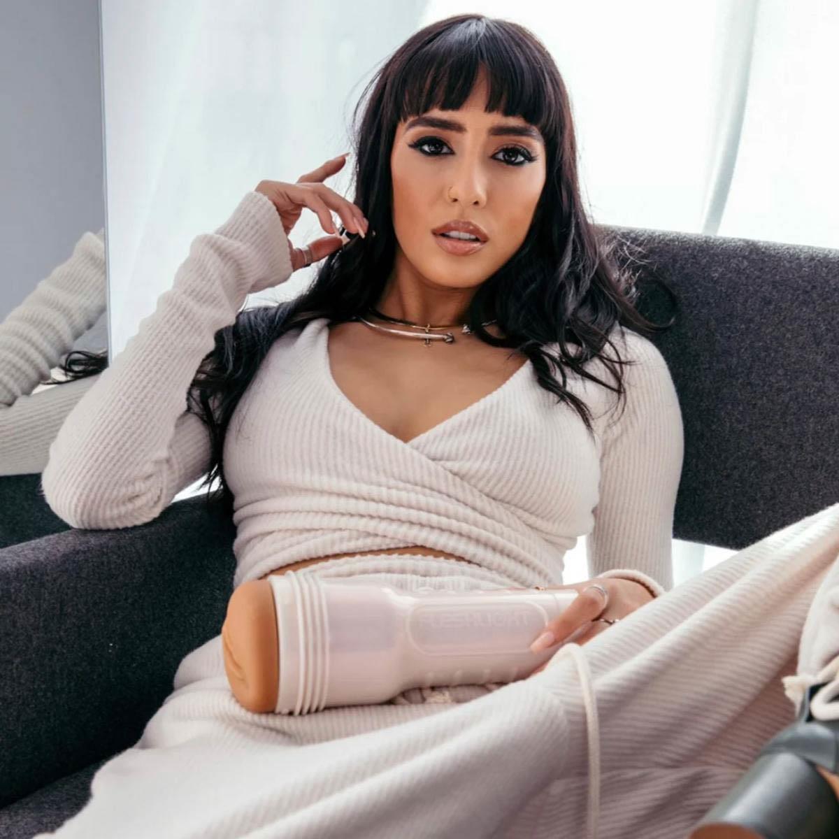 3-Masturbator Fleshlight Janice Griffith Eden-3