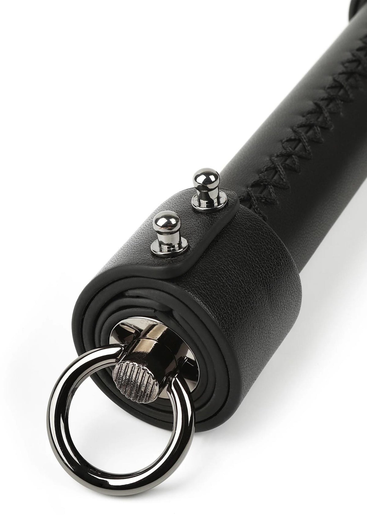 3-Skórzany flogger z supłami Hidden Desire 55 cm czarno czerwony-3