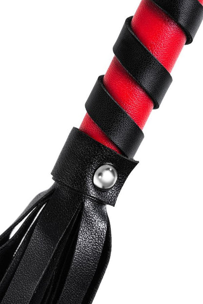 4-Pejcz Anonymo ze skóry PU czarny czerwony 45 cm-4