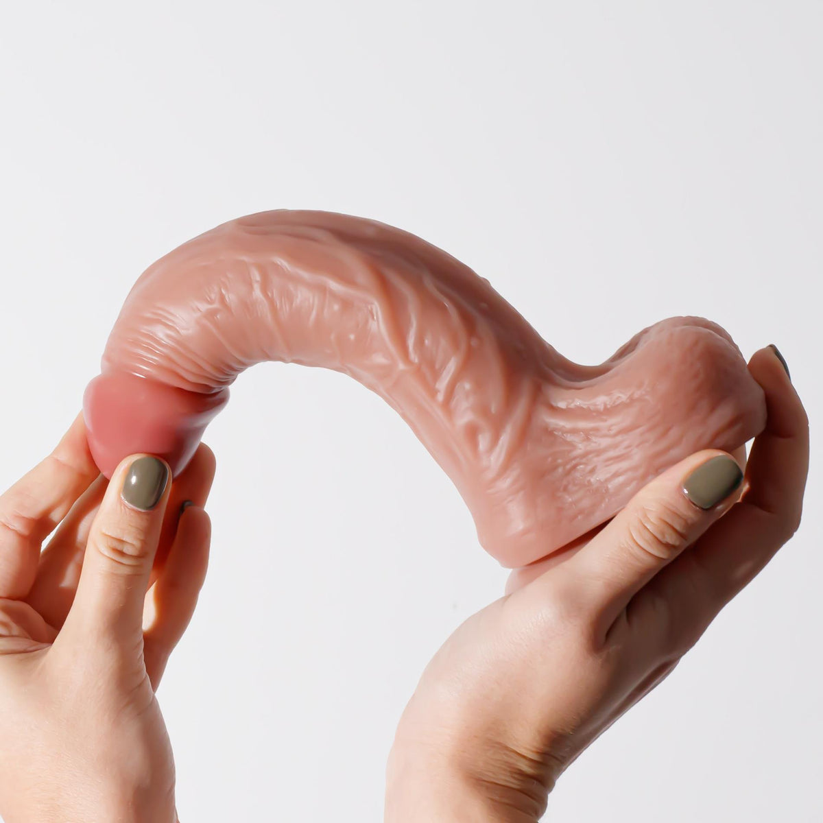 5-Dildo realistyczne Crushious Inviktus płynny silikon 22 cm cielisty-5
