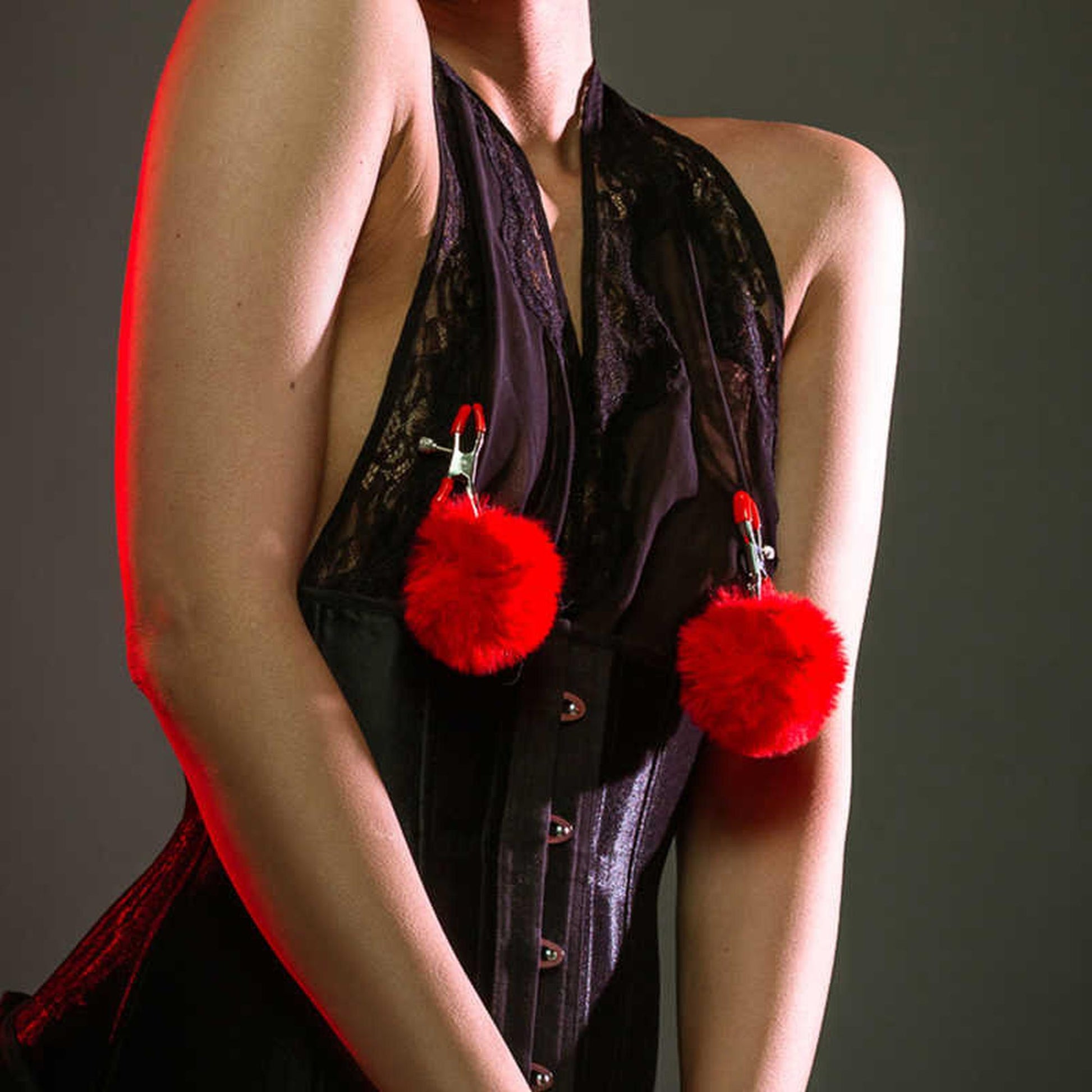 2-Zaciski na sutki klamry z futerkiem bdsm czerwone-2